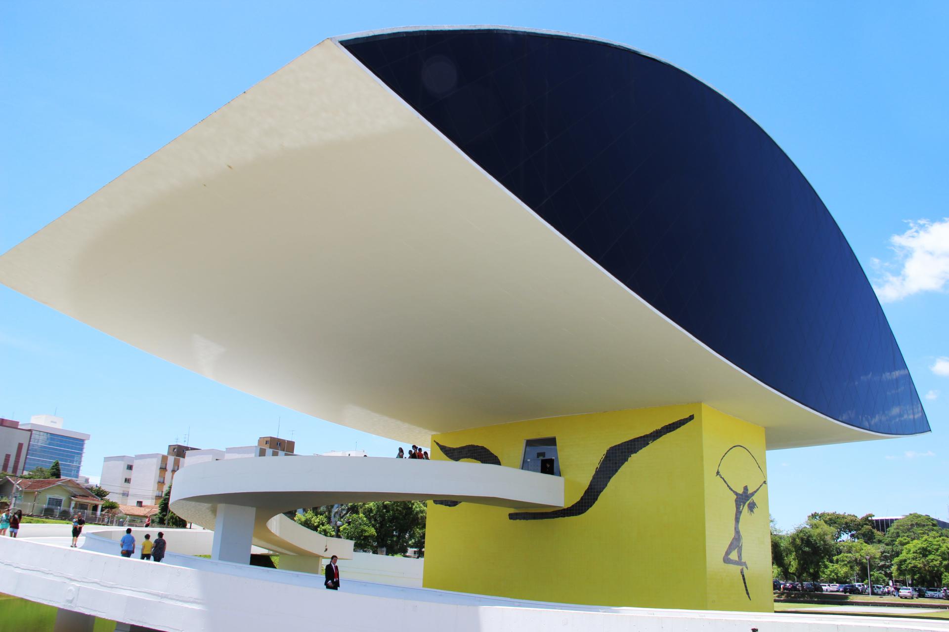 Stunning Oscar Niemeyer Museum in Curitiba Oscar Niemeyer Museum in Curitiba
