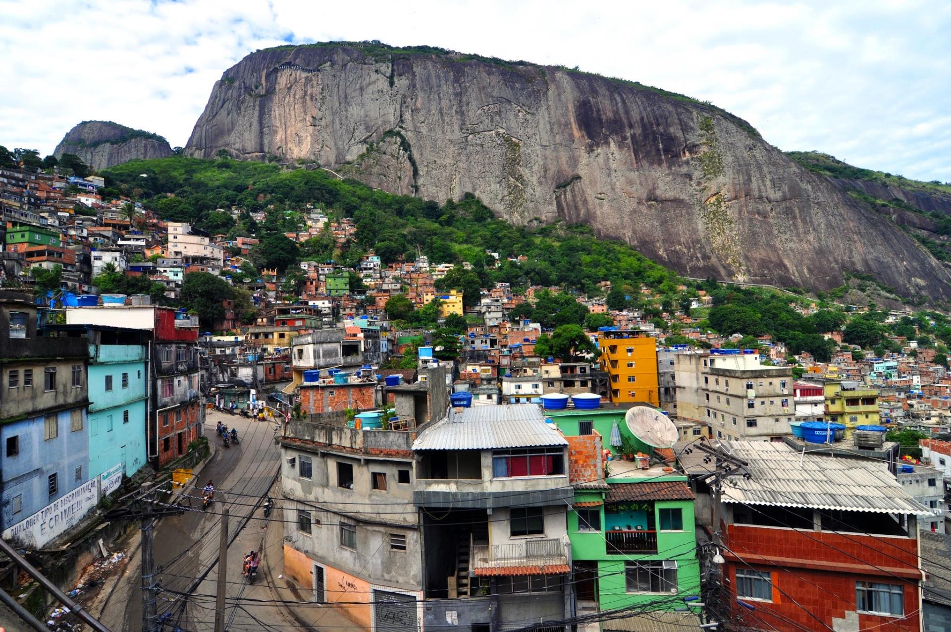 tours brasil favela