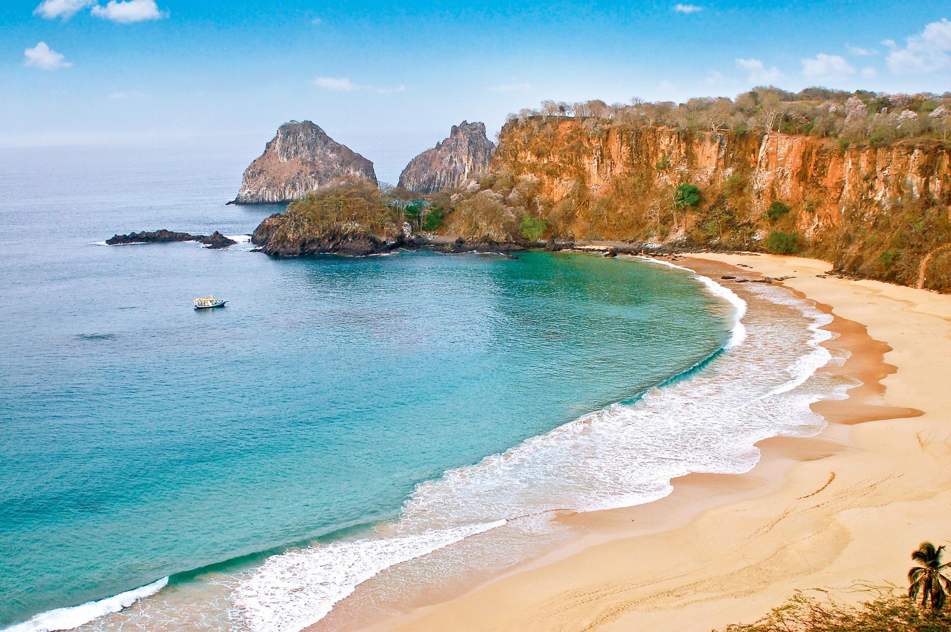 Dreaming of Fernando de Noronha during Online Internship Fernando de Noronha is a dream for Brazil vacationers and interns