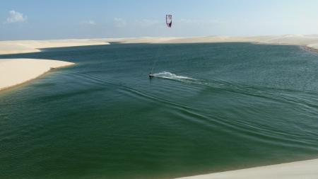 Kitesurfing in Lencois Maranhenses