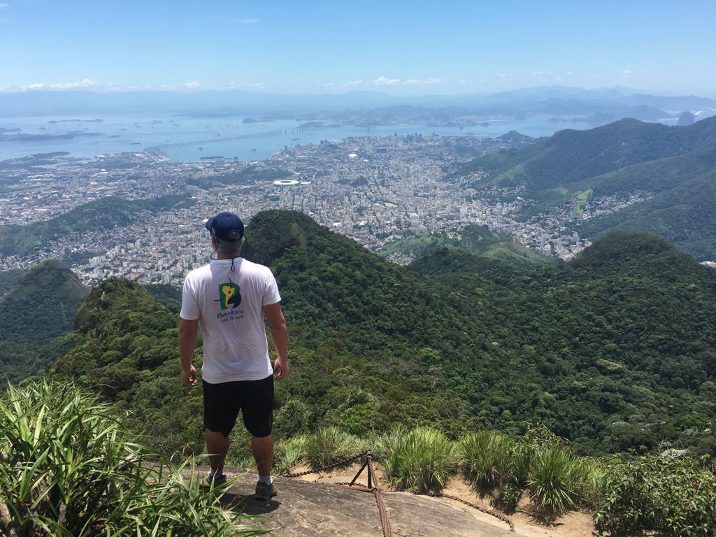 A guide from Aventura do Brasil looks over Rio