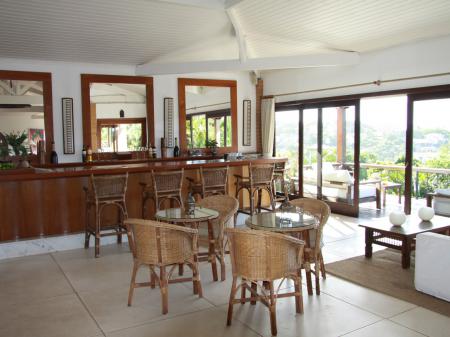 The wooden Bar with a nice view at Hotel Porto Bay Buzios 