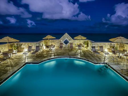 Pool at Hotel Atlante Plaza 