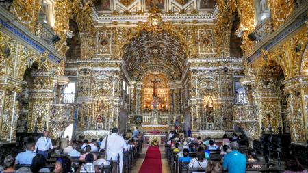 Gold and arts inside a baroque church in Salvador