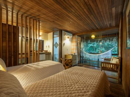Insider view of a double room at Anavilhanas Jungle Lodge 