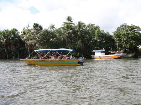 By boat across the Rio Preguicas to Cabure