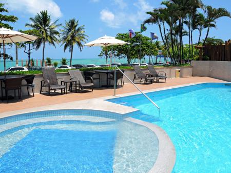 Pool area with sea view at Hotel Ponta Verde in Maceio