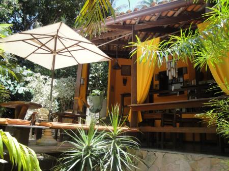 A double room with hammock at Pousada Aquarela