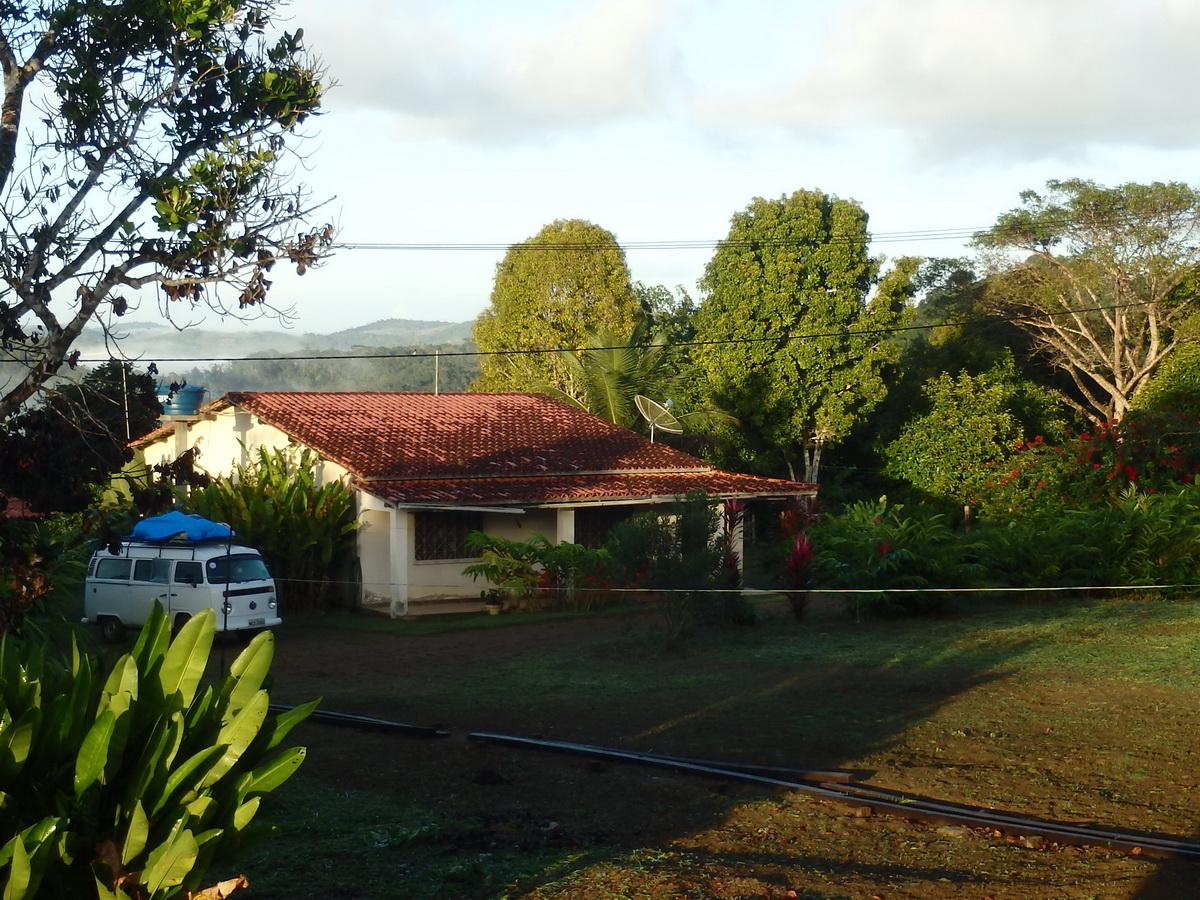 A Volkswagen Bus and facilities at Pousada Fazenda Rio Negro in Nilo Pecanha