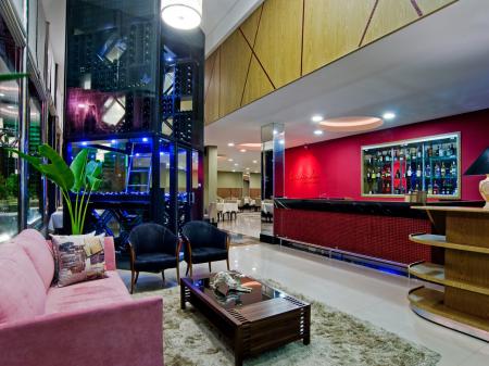 Hall of Hotel Wyndham Golden Foz Suites 