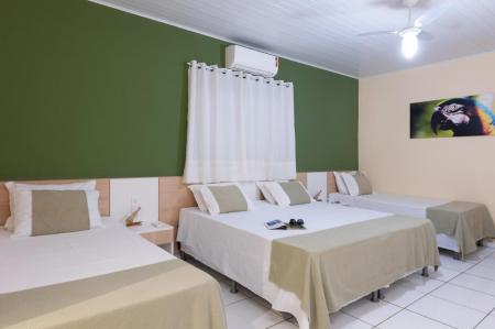 Example of a room for families at Pousada Rio Claro 