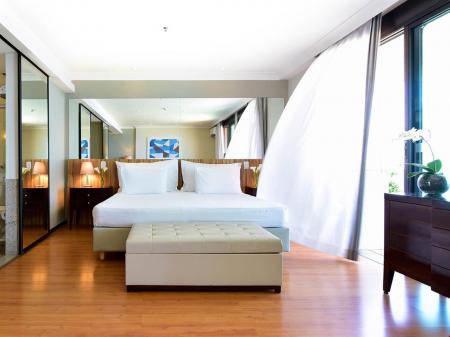 Example of a double room at Hotel Pestana Rio Atlantica in Copacabana, Rio de Janeiro - Brazil