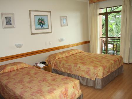 Example of a room with two beds at Hotel Best Western Taroba 