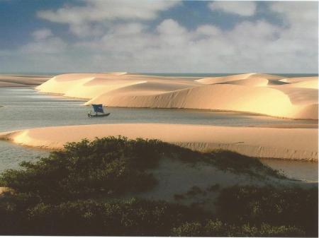 Brazil, Maranhao: Aerial view of Lencois Maranhenses and the dunes