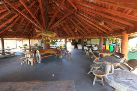 Restaurant of Pousada Reino Encantado with wooden structure