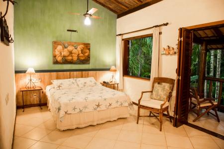 Example of a bath room at Pousada Burundange in Bahia