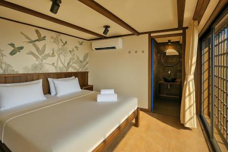 A photo of a double bed in a double cabin on the Zaltana