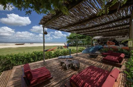 Seafront lounging area at Vila Kalanga