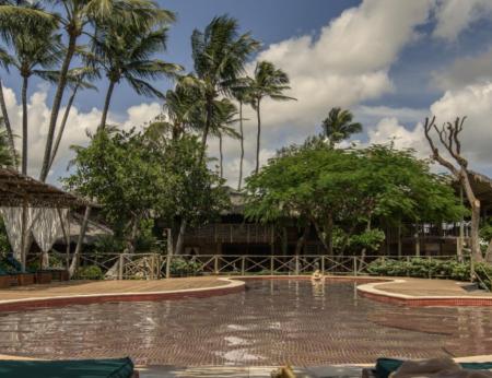 Pool area at Vila Kalanga