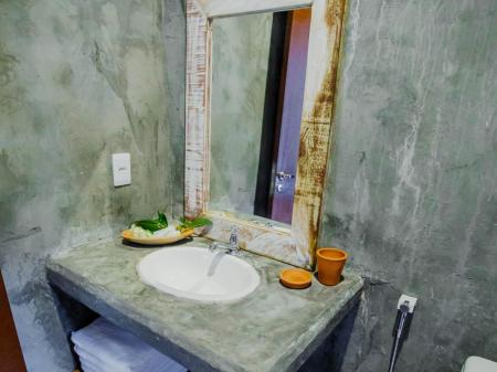 Forest Chalet bathroom at Santa Rosa Hotel