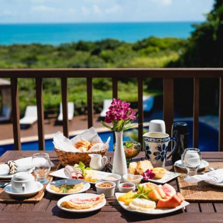 Outdoor breakfast at Oka de Mata hotel